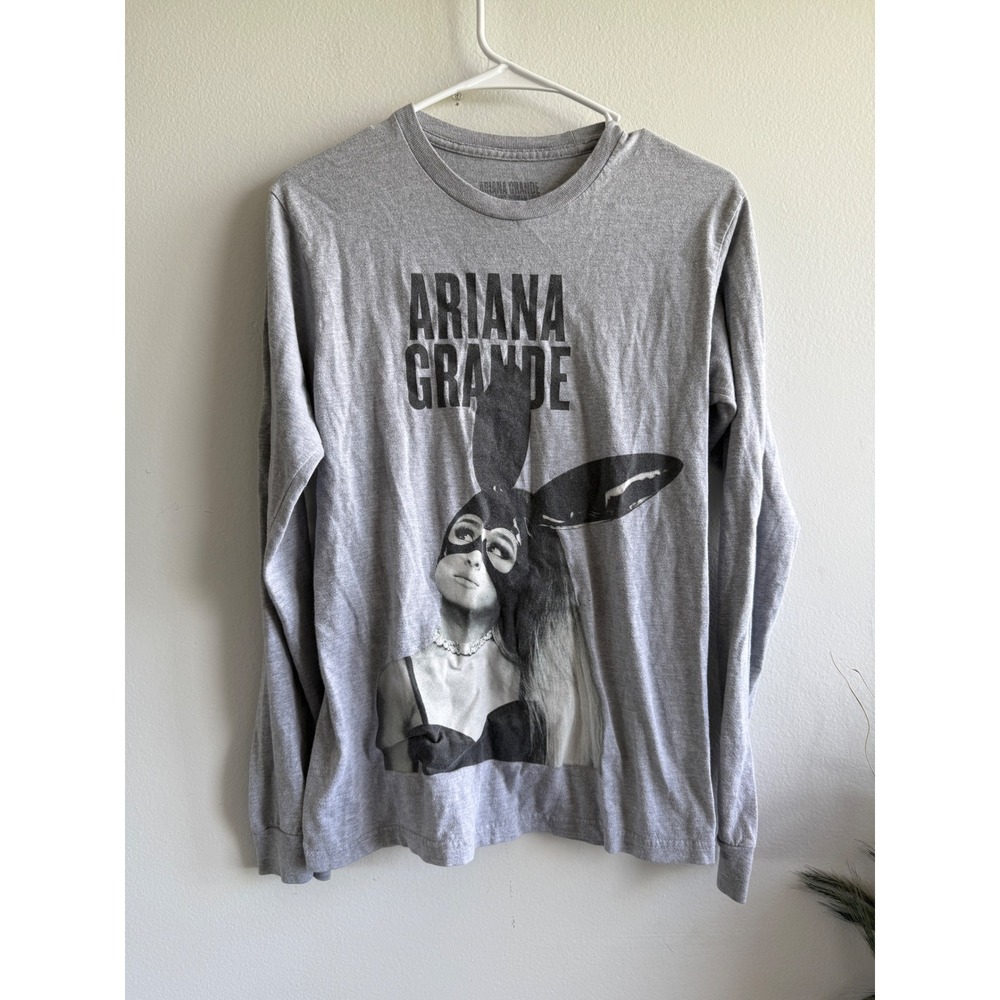 Ariana Grande Dangerous Woman Tour Long Sleeve Graphic Tee Gray Small
